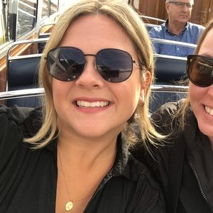 Meet your Posher, Avery